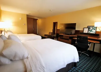 Fairfield Inn & Suites by Marriott London hotel thumbnail 5