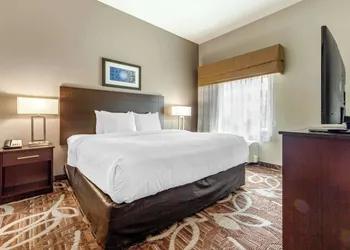 MainStay Suites Lincoln University Area hotel thumbnail 4