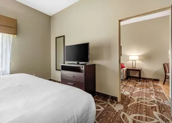 MainStay Suites Lincoln University Area hotel thumbnail 6