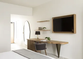 Kimpton La Peer Hotel by IHG hotel thumbnail 5