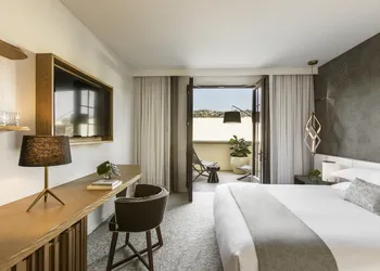 Kimpton La Peer Hotel by IHG hotel thumbnail 6