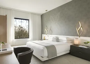 Kimpton La Peer Hotel by IHG hotel thumbnail 7