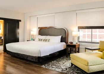 Hotel Indigo Kansas City Downtown by IHG hotel thumbnail 6