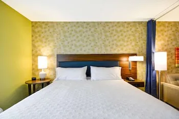 Home2 Suites by Hilton Decatur Ingalls Harbor hotel thumbnail 6