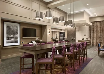 Hampton Inn & Suites Seattle/Renton hotel thumbnail 2