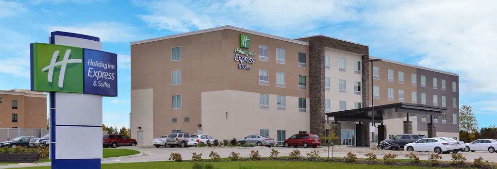 Hotel photo 1 of 64