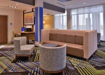 Holiday Inn Express & Suites Marshalltown by IHG hotel thumbnail 3