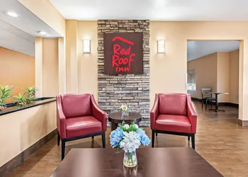 Red Roof Inn & Suites Houma hotel thumbnail 5