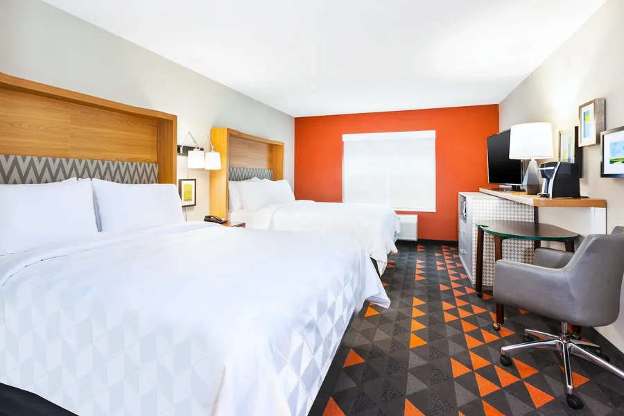Holiday Inn & Suites Toledo Southwest - Perrysburg by IHG hotel detail image 2