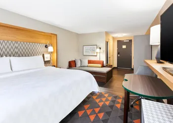 Holiday Inn & Suites Toledo Southwest - Perrysburg by IHG hotel thumbnail 6