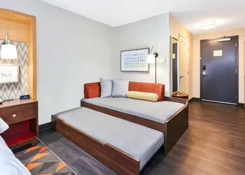 Holiday Inn & Suites Toledo Southwest - Perrysburg by IHG hotel thumbnail 8