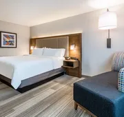 Holiday Inn Express & Suites Florence-Cincinnati Airport by IHG hotel detail image 3