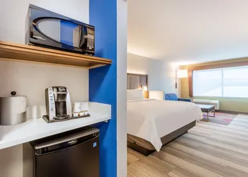 Holiday Inn Express & Suites Florence-Cincinnati Airport by IHG hotel thumbnail 8