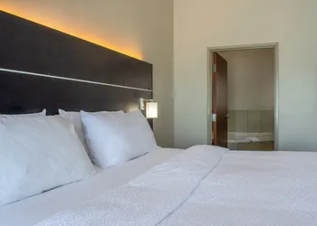 Holiday Inn Express & Suites Yorkville by IHG hotel thumbnail 5