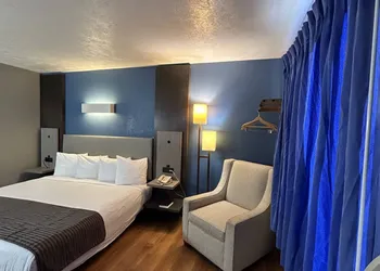 Rodeway Inn Emporia hotel thumbnail 4