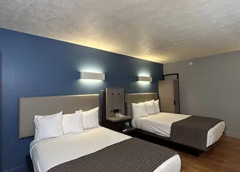 Rodeway Inn Emporia hotel thumbnail 7