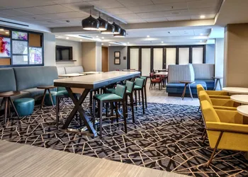 Hampton Inn Fresno Airport hotel thumbnail 4