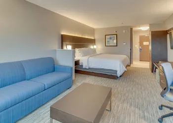 Holiday Inn Express & Suites Union City by IHG hotel thumbnail 3