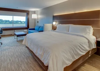 Holiday Inn Express & Suites Union City by IHG hotel thumbnail 8