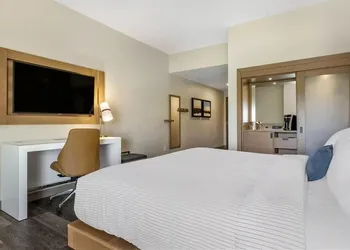 DoubleTree by Hilton Greenville Woodruff Road hotel thumbnail 7