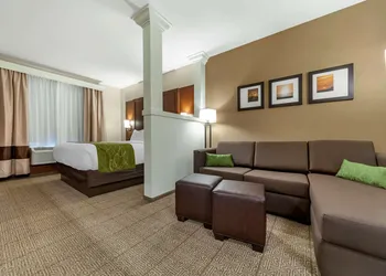 Comfort Suites Grand Island South hotel thumbnail 5