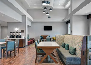 Hampton Inn & Suites MacClenny I-10 hotel thumbnail 3