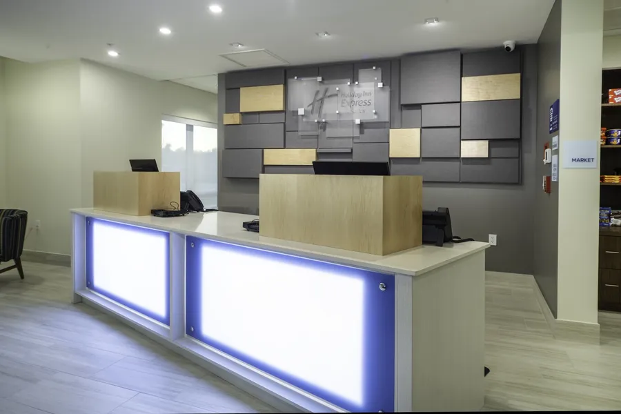 Holiday Inn Express & Suites Fort Myers Airport by IHG hotel detail image 2