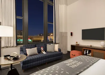 The Central Station Memphis, Curio Collection by Hilton hotel thumbnail 8