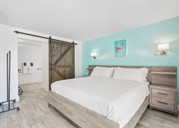 Off the Charts Inn & Out Island Resort hotel thumbnail 7