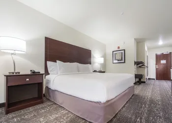 Cobblestone Inn & Suites - Holdrege hotel thumbnail 5