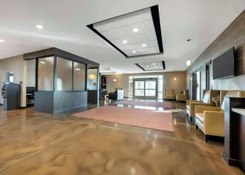 Best Western Plus Lakeview Hotel hotel thumbnail 5