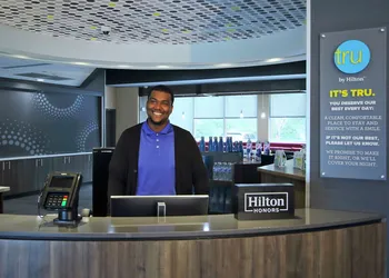 Tru by Hilton Mobile hotel thumbnail 7