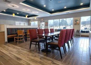 TownePlace Suites by Marriott Clinton hotel thumbnail 3