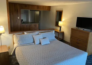 The Lodge at Indian Lake hotel thumbnail 7