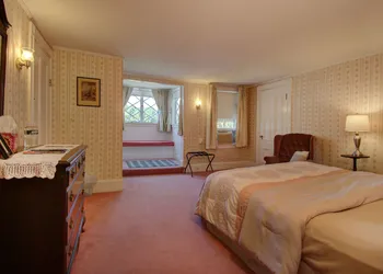 Old Corner Inn hotel thumbnail 5