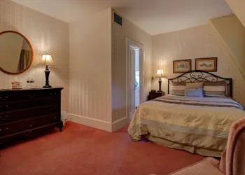 Old Corner Inn hotel thumbnail 7