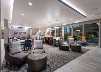 La Quinta Inn & Suites by Wyndham Holbrook Petrified Forest hotel thumbnail 5