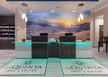 La Quinta Inn & Suites by Wyndham Holbrook Petrified Forest hotel thumbnail 7