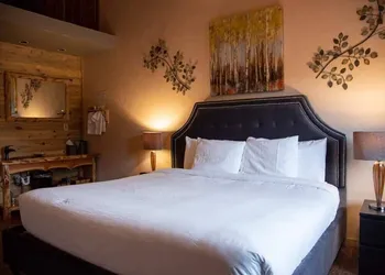 Arrowhead Mountain Lodge hotel thumbnail 5