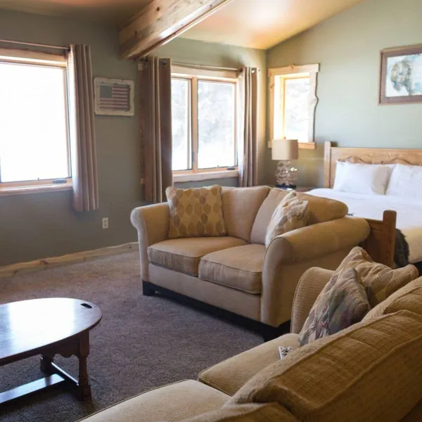 Arrowhead Mountain Lodge hotel detail image 6