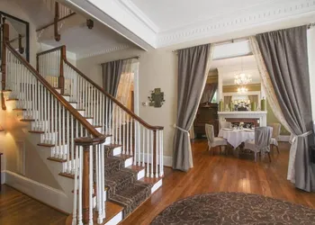 Burke Manor Inn & Pavilion hotel thumbnail 2