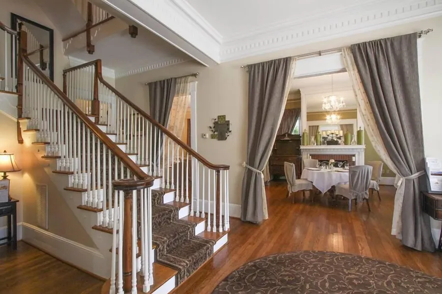 Burke Manor Inn & Pavilion hotel detail image 2