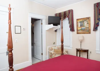 Burke Manor Inn & Pavilion hotel thumbnail 5