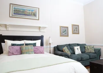 Burke Manor Inn & Pavilion hotel thumbnail 7