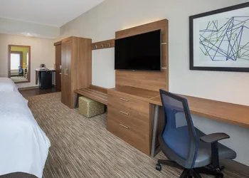 Holiday Inn Express & Suites Chico by IHG hotel thumbnail 2
