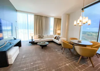 Omni Viking Lakes Hotel hotel thumbnail 5
