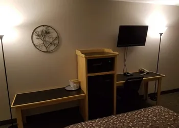 Northern Lights Inn hotel thumbnail 2