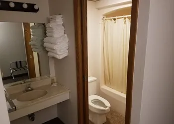 Northern Lights Inn hotel thumbnail 5