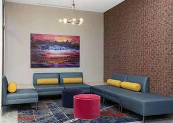 La Quinta Inn & Suites by Wyndham Manassas Va-Dulles Airport hotel thumbnail 2