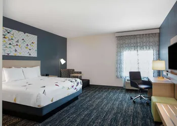La Quinta Inn & Suites by Wyndham Manassas Va-Dulles Airport hotel thumbnail 7